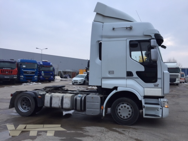 ID 230 Renault Premium 450