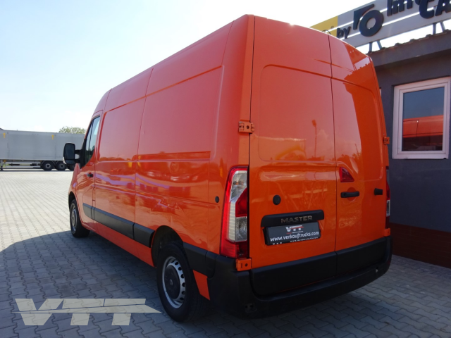 ID 243 Renault Master