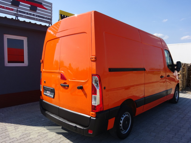 ID 243 Renault Master