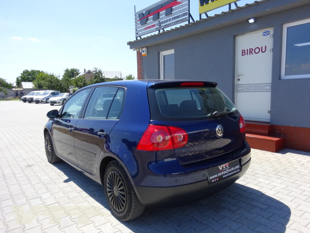 ID 705 Volkswagen Golf V