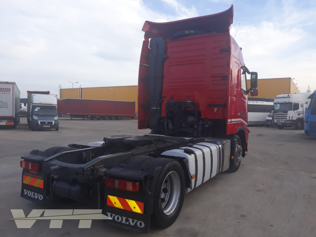 ID 743 Volvo FH 42