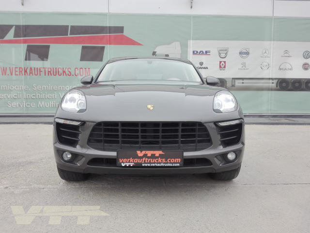 ID 769 Porsche Macan