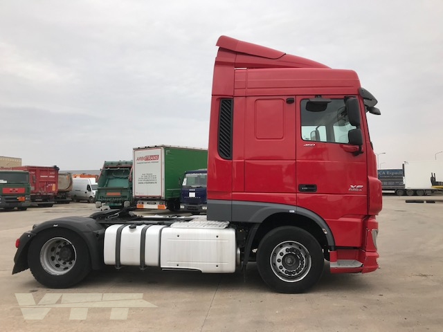 ID 784 DAF XF 105.460