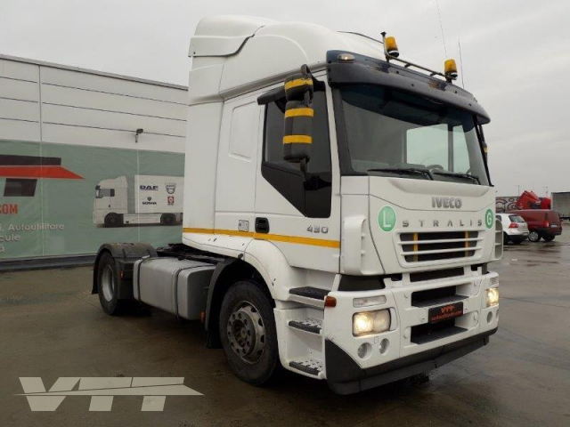 ID 814 Iveco Stralis AT440S43