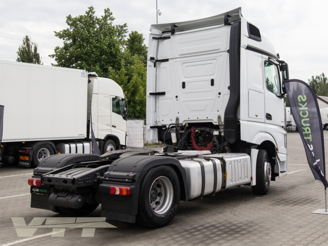 ID 821 Mercedes Actros