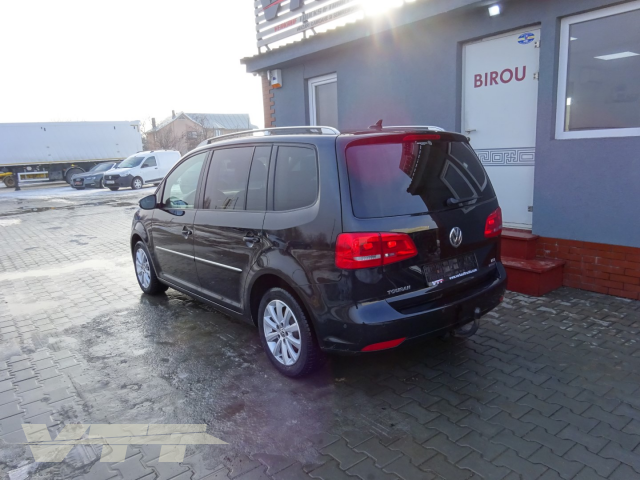 ID 898 Volkswagen Touran