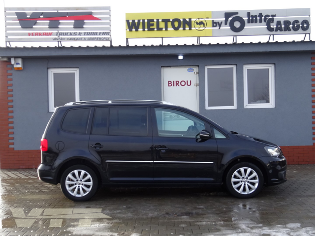 ID 898 Volkswagen Touran