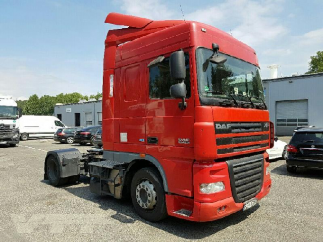 ID 982 DAF XF 105.460