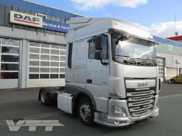 ID 985 DAF XF 105.440