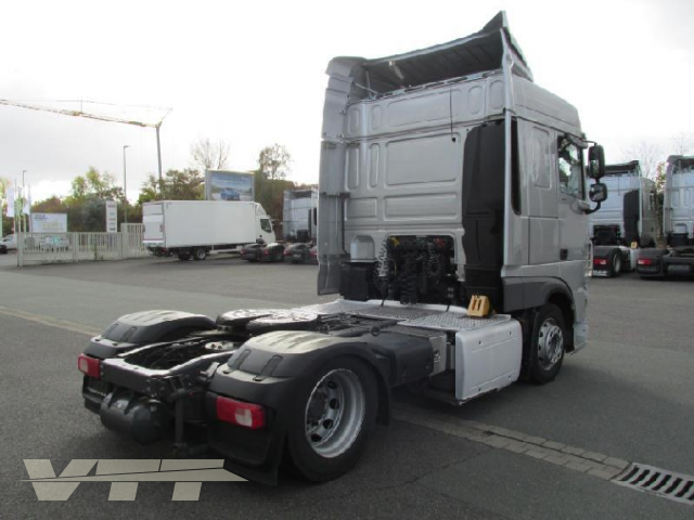 ID 985 DAF XF 105.440